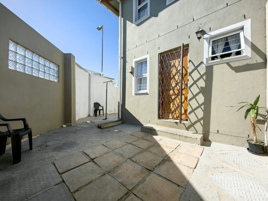 2 Bedroom Property for Sale in Harmony Village Western Cape